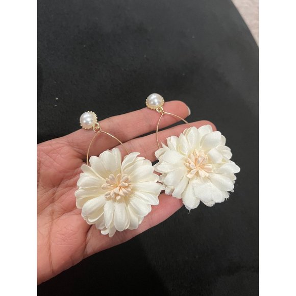 Cream flower earrings , cream off white feathered Pearl White fabric long floral - Picture 4 of 5